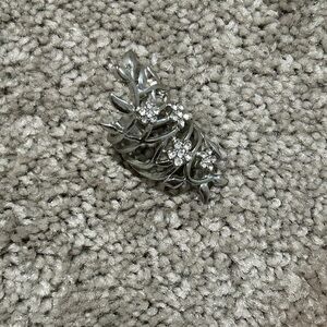 Silver Floral Rhinestone Leaf Statement Ring